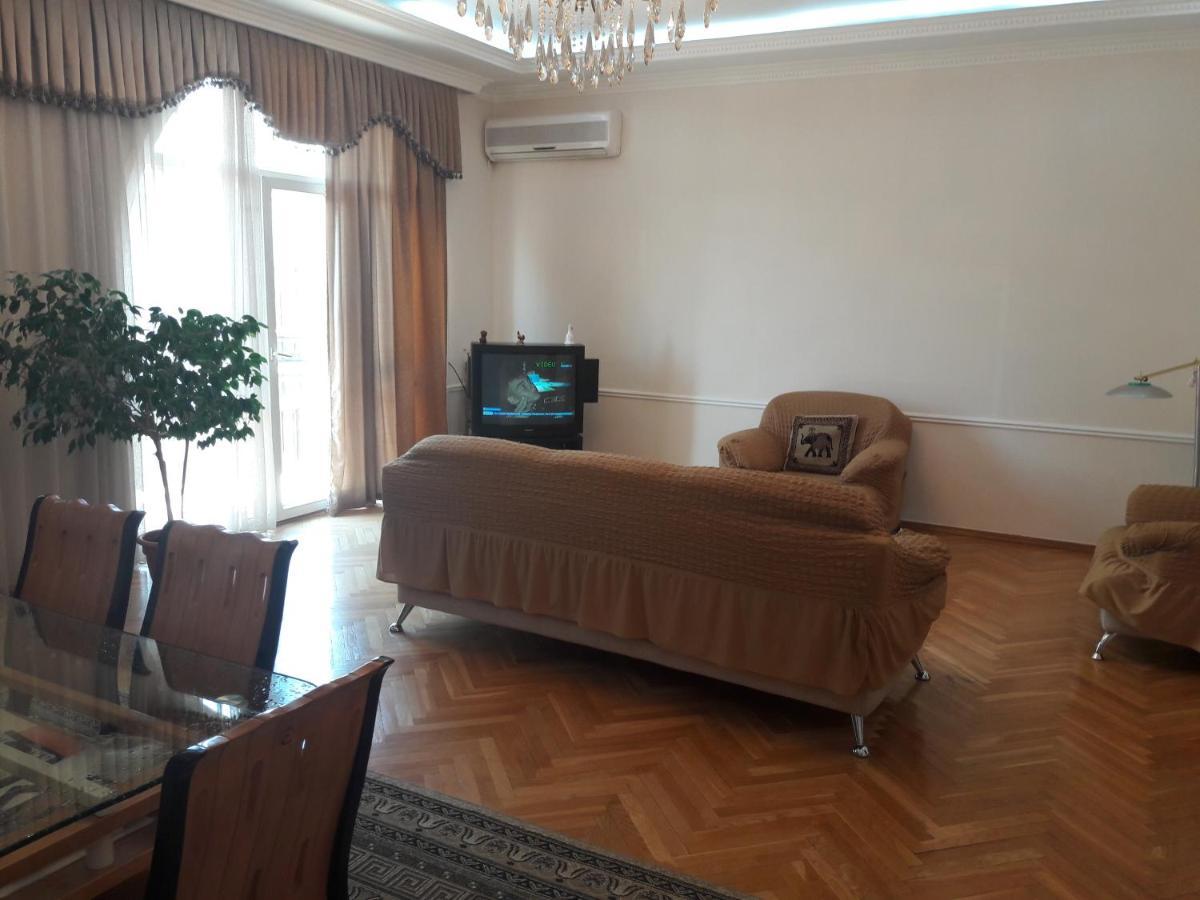 Neftiannikov Avenue Apartment バクー エクステリア 写真